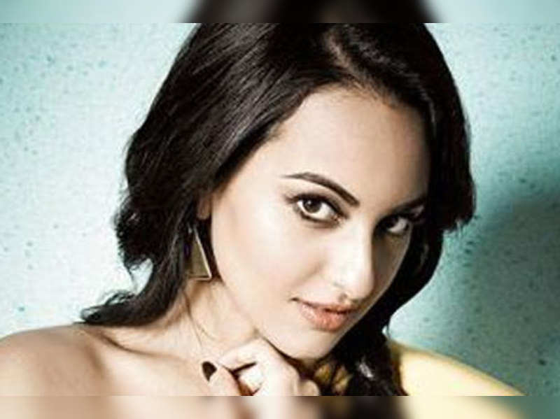 Im Blessed With An Expressive Face Sonakshi Sinha Hindi Movie News
