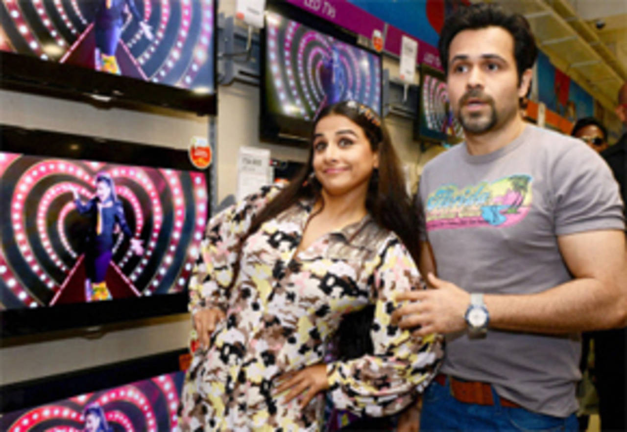 Theatre Review: Chakkar Chalaaye Ghanchakkar | Hindi Movie News - Times of  India