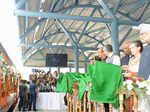 PM, Sonia flag off Kashmir train