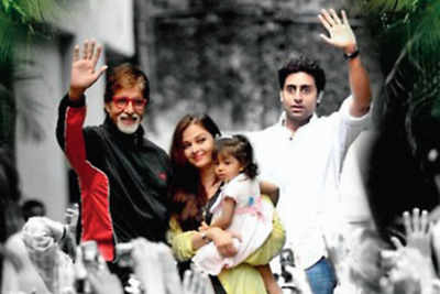 Big B greets fans with grand-daughter Aaradhya