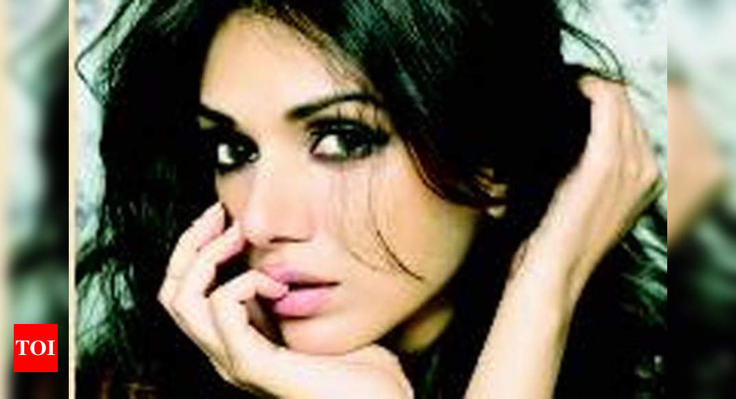 i-am-not-brand-conscious-aditi-rao-hindi-movie-news-times-of-india