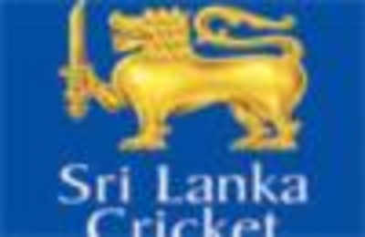 'Drunk' Lankan cricketer tried to open plane door in mid-air!