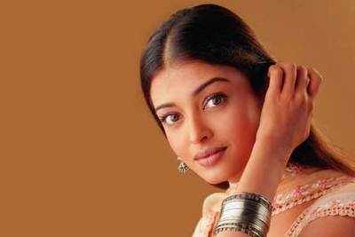 Aishwarya Rai Bachchan back to reading scripts