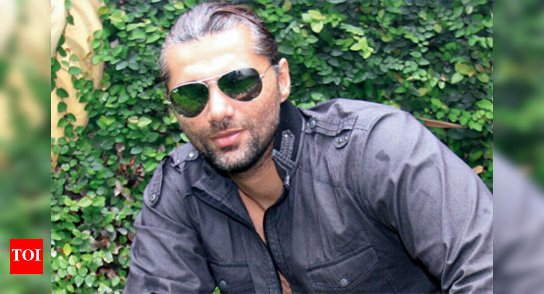 I can’t run a family with the handful of movies: Chetan Hansraj - Times ...