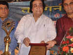Kader Khan at a Mumbai award event