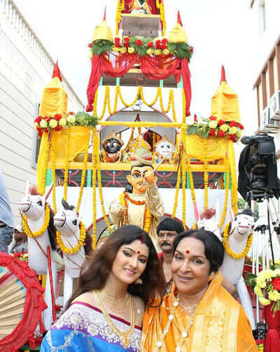 Kajol: Rath celebrations in Bhalobasha.com and Jol Nupur | Bengali ...