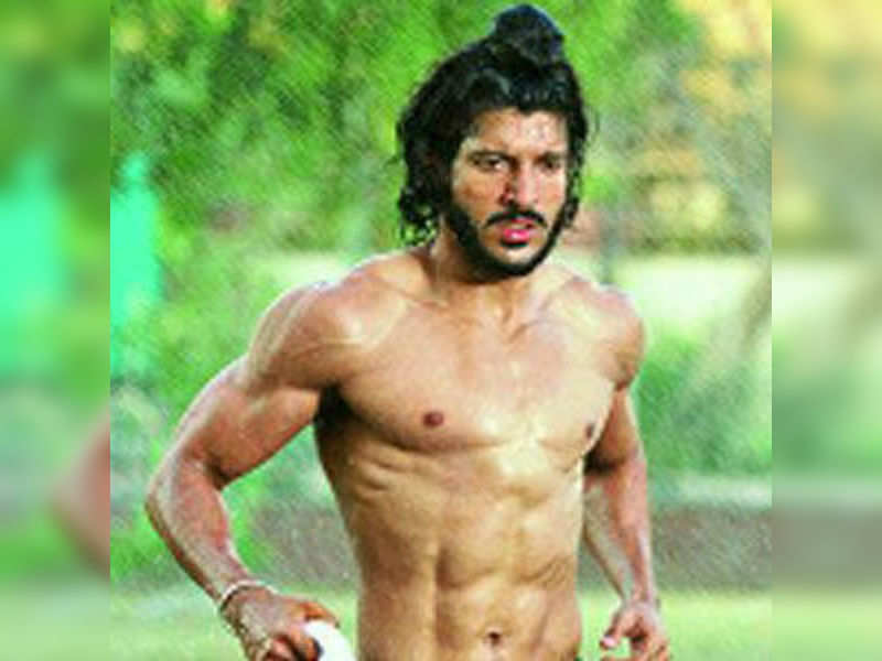 Farhan Akhtar to run mini-marathon in 4 cities | Hindi Movie News ...