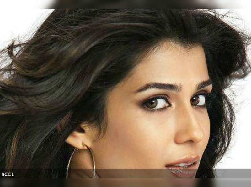 Tara D’souza to debut on small screen - Times of India