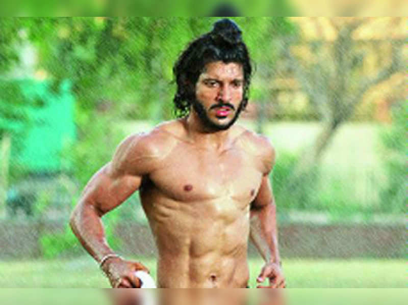 Farhan Akhtar: I charged 100 meters for 'Bhaag Milkha ...