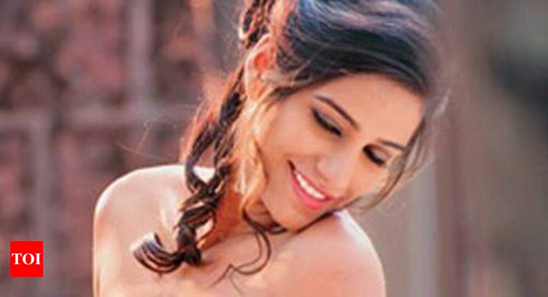 1070px x 580px - I'm doing social service by wearing less clothes: Poonam Pandey | Hindi  Movie News - Times of India