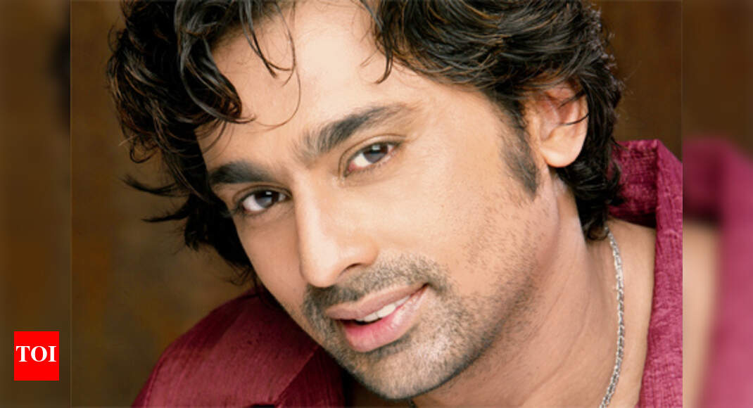 Anuj Saxena to act in home production - Times of India