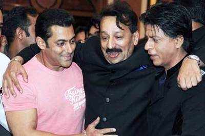 Shahrukh Khan denies talking about Salman Khan's hug