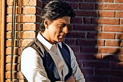 Shah Rukh to pull up a Clooney act