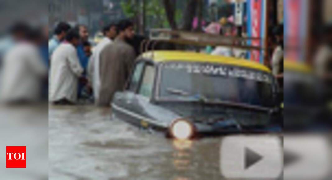 Rains wreak havoc in Mumbai - The Times of India