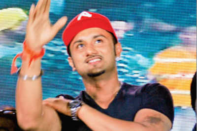 Yo Yo Honey Singh performs at the grand finale of Singer Sitaron Ki Khoj in Delhi