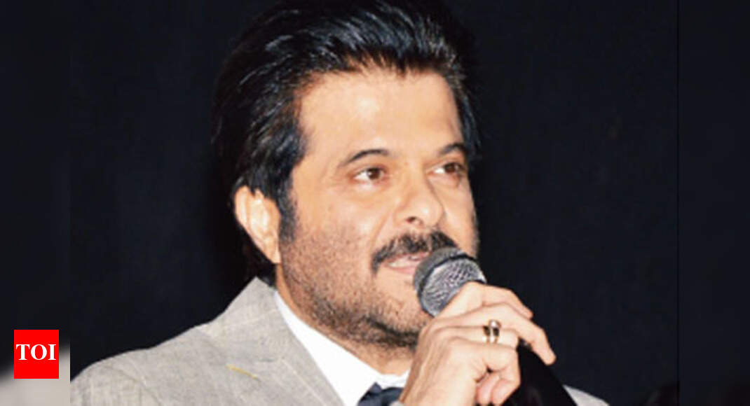 Rakesh Roshan and Hrithik Roshan launched 'Krrish 3' trailer at an