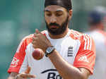 'Pissed-off' Monty Panesar in toilet trouble