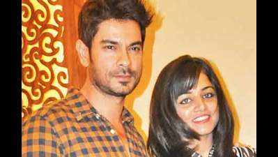 Anand Gupta organizes a party for actors Keith and Wamiqa in Mumbai