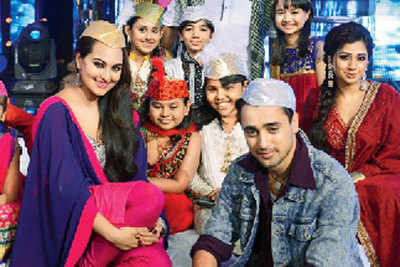 Sonakshi-Imran celebrate Eid with young singers