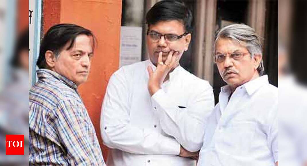 Marathi actors pay their last respects to Jaymala | Marathi Movie News ...