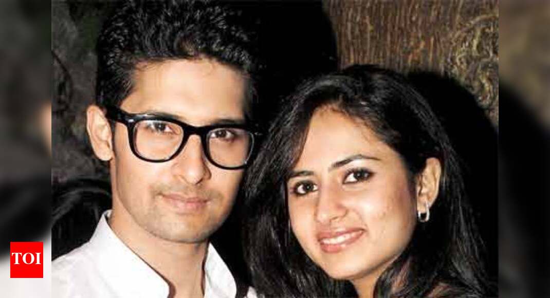 Love birds Ravi-Sargun in Bigg Boss 7? - Times of India