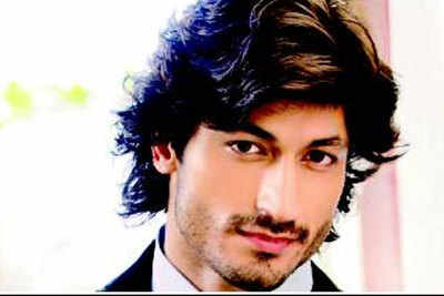 Vidyut Jammwal catches then lets off mobile snatcher