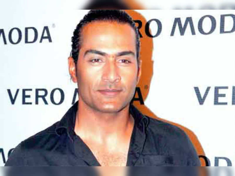 Sudhanshu Pandey: Sudhanshu Pandey signs Indo-Australian movie