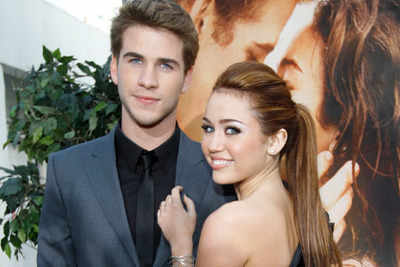 Cyrus still madly in love with Hemsworth?