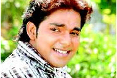 BMW rams into Bhojpuri actor; driver absconding Bhojpuri Movie News