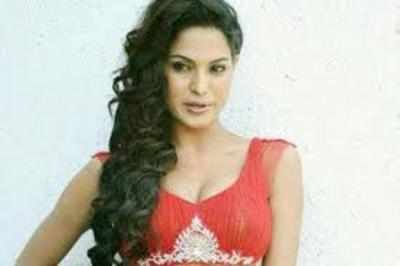 Veena Malik dating a billionaire?