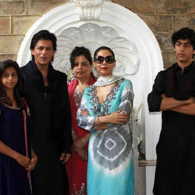 SRK to take family to Dubai for Happy New Year’s shooting