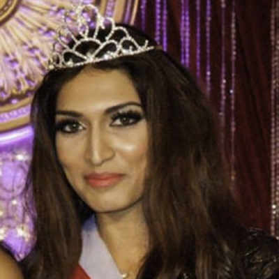 Shanzay Hayat wins Miss Pakistan World 2013