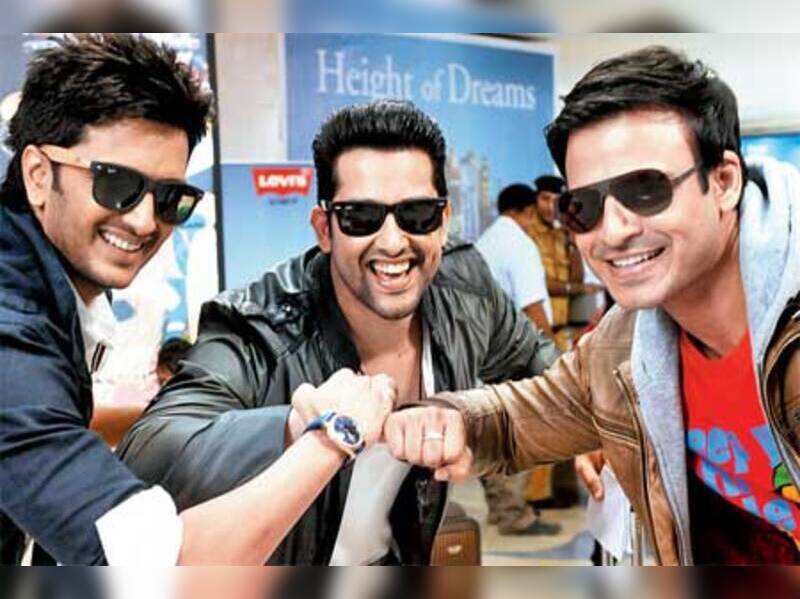 Grand Masti Grand Masti's uncut online trailer bares all Hindi Movie