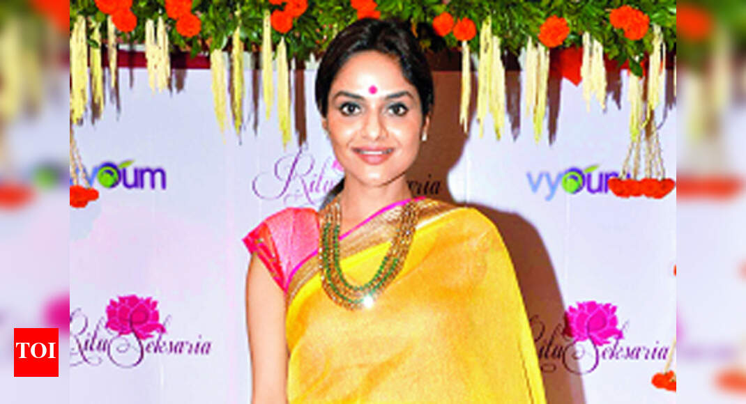 Ritu Seksaria unveils her vibrant collection in Mumbai | Events Movie ...