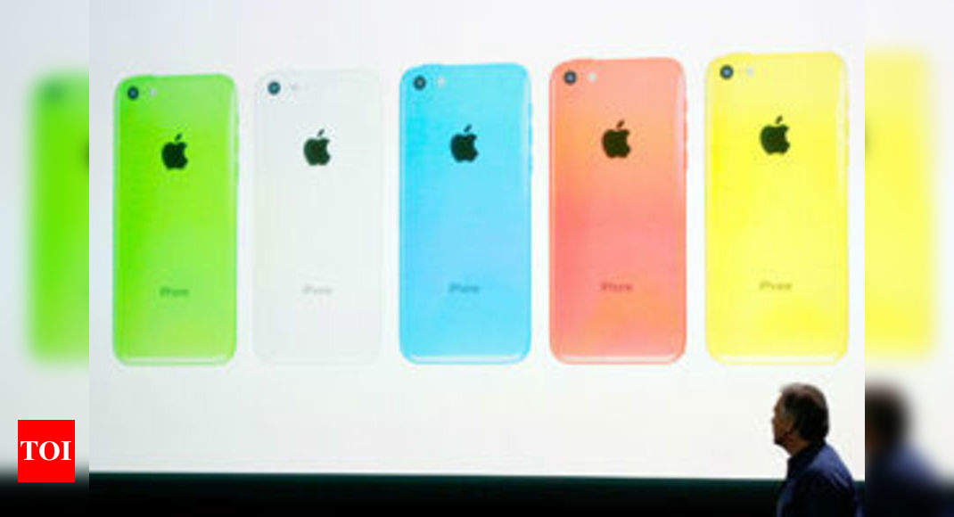 Iphone 5s Apple Launches Iphone 5s Cheaper 5c Eyes India And China Times Of India