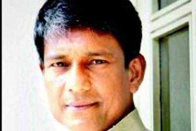 Glamour takes away from work: Adil Hussain