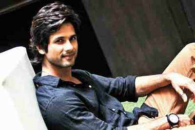 Actors have to smile, despite all the unpleasantness: Shahid