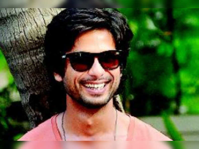 Shahid Kapoor S Fans Meet Their Idol Hindi Movie News Times Of India