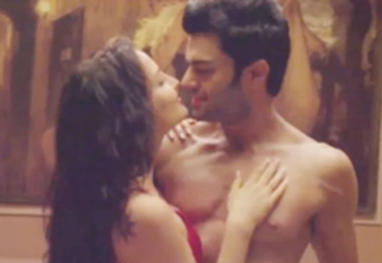 Leaked: Sex scenes of Elli Avram, Manish Paul from 'Mickey Virus' | Hindi  Movie News - Bollywood - Times of India