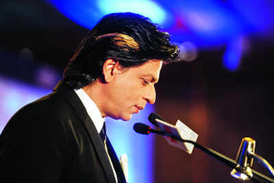 SRK's new look for 'Happy New Year'