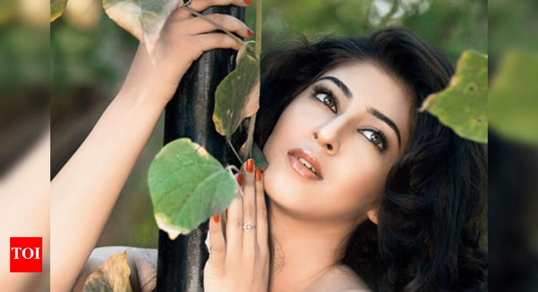 I will kiss on screen but not now: Sonarika Bhadoria - Times of India I will kiss on screen but not now: Sonarika Bhadoria - Times of India