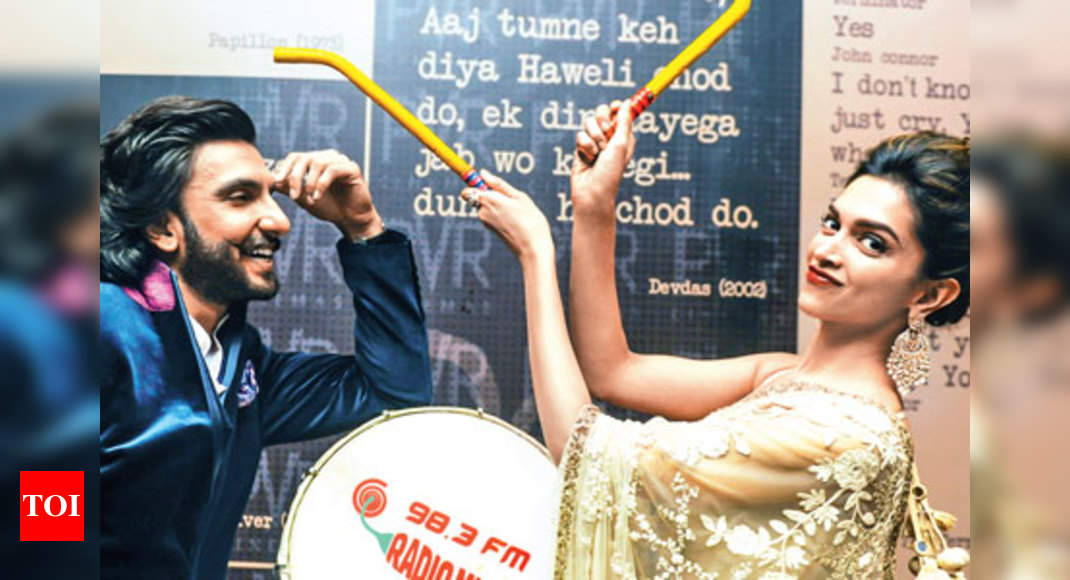 Tune in: Deepika, Ranveer are radio-active