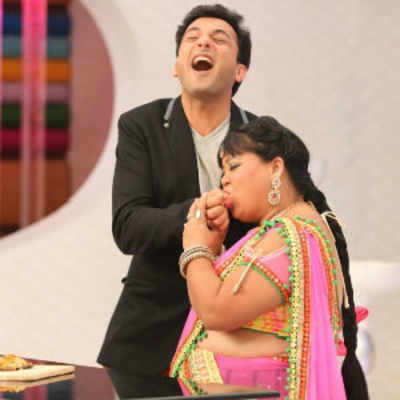 Bharti gives Vikas Khanna a bite!