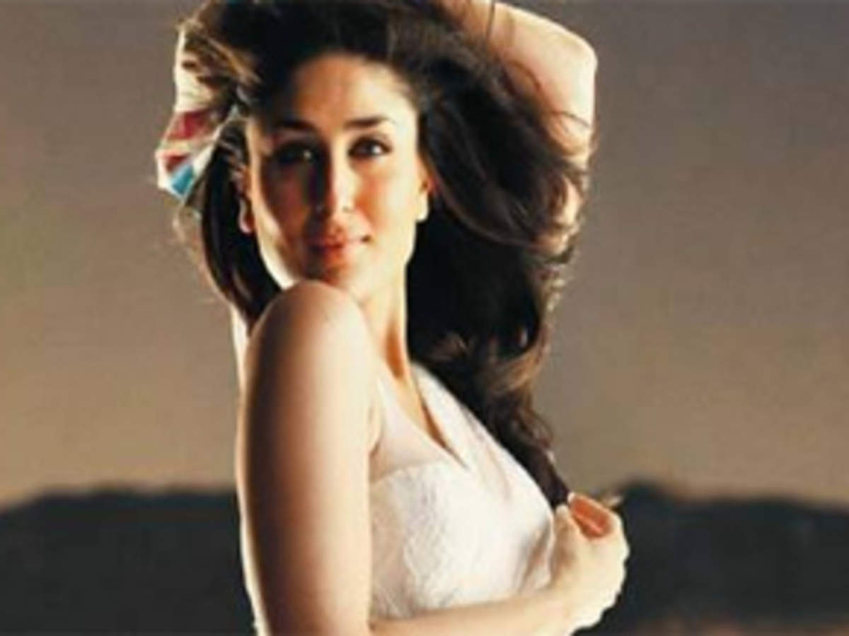 Kareena Kapoor Khan to build six pack abs! | Celebs - Times of India Videos