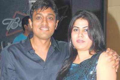 Vikrant's surprise birthday bash for wife in Nagpur