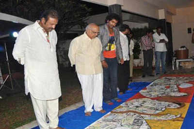 Mohan Babu presents giant poster to ANR