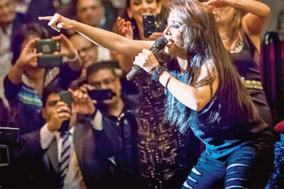 Sunidhi mesmerizes audiences with Beyonce’s Halo