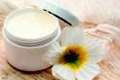 Five uses of petroleum jelly