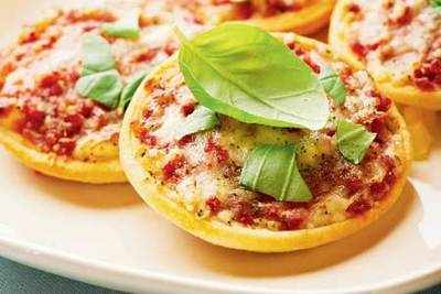 Make 'pizzettes' and other mini foods