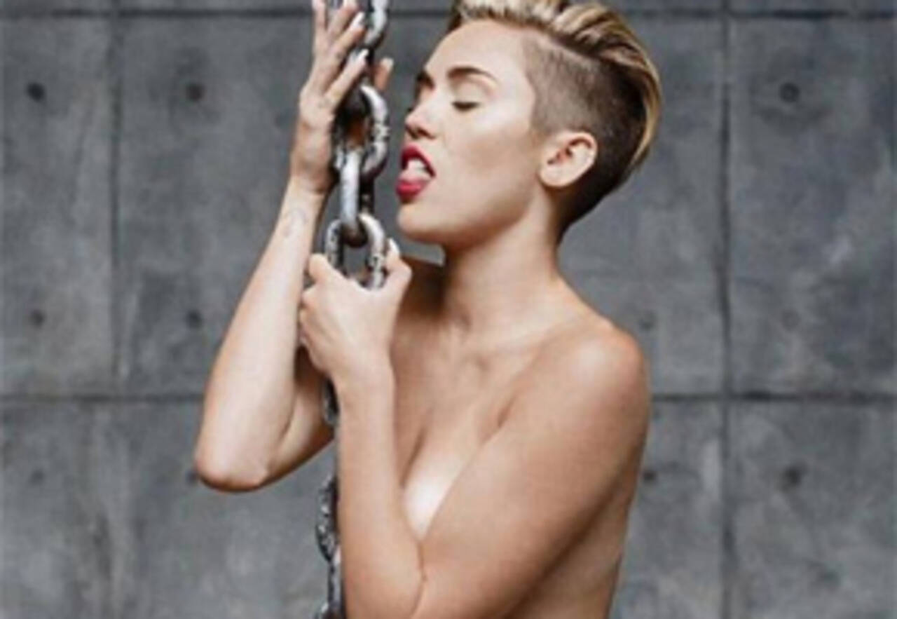 Miley Cyrus offered $ 1 million to direct porn